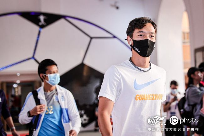 善于交往的女人