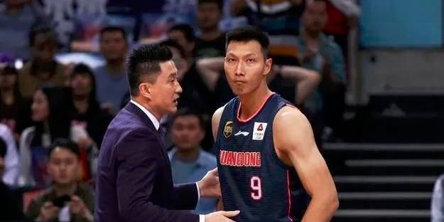 少妇厨房与子伦厨房视频大全