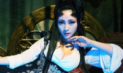巨大阳根挺进美女稚嫩花